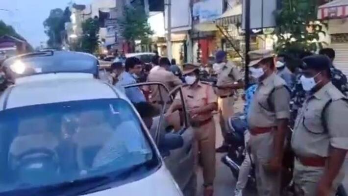huzurabad bypoll... Police Search Operation In Huzurabad town huzurabad bypoll... Police Search Operation In Huzurabad town