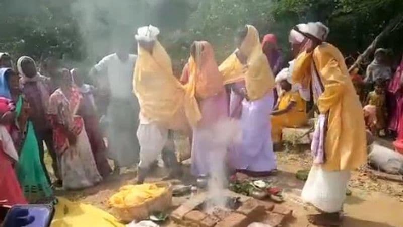 Jharkhand strange love story 2 girls married same boy in same mandap