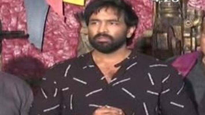 manchu vishnu sensational comments on chiranjeevi regards maa election manchu vishnu sensational comments on chiranjeevi regards maa election