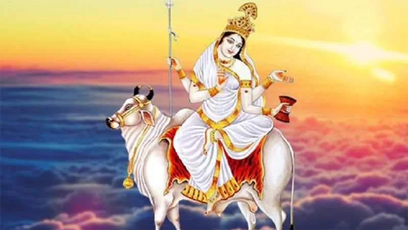 Shardiya Navratri 2021: During these 9 day what should we serve as Bhog to Devi maa