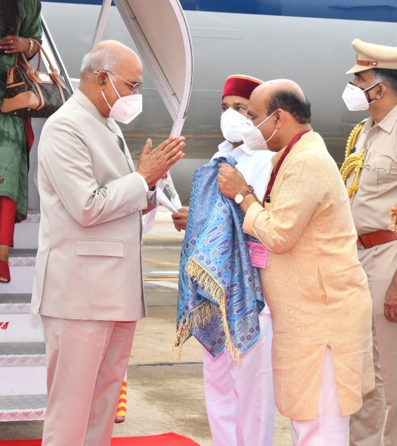 President Ram Nath Kovind arrives in Bengaluru on 4 day Karnataka visit snr