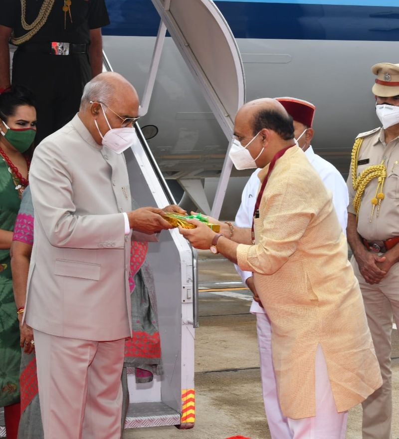 President Ram Nath Kovind arrives in Bengaluru on 4 day Karnataka visit snr
