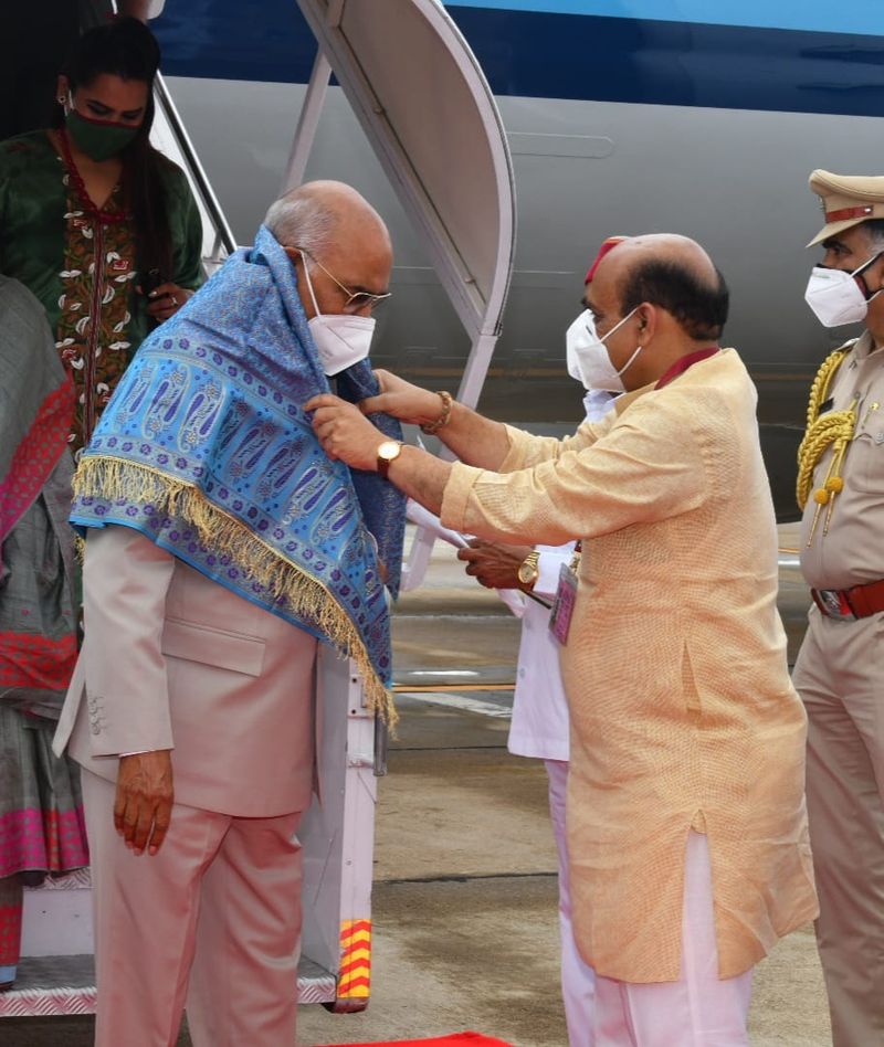 President Ram Nath Kovind arrives in Bengaluru on 4 day Karnataka visit snr