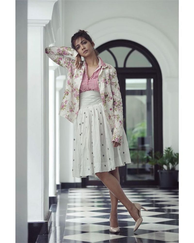 actress madonna sebastian stunning look latest photos