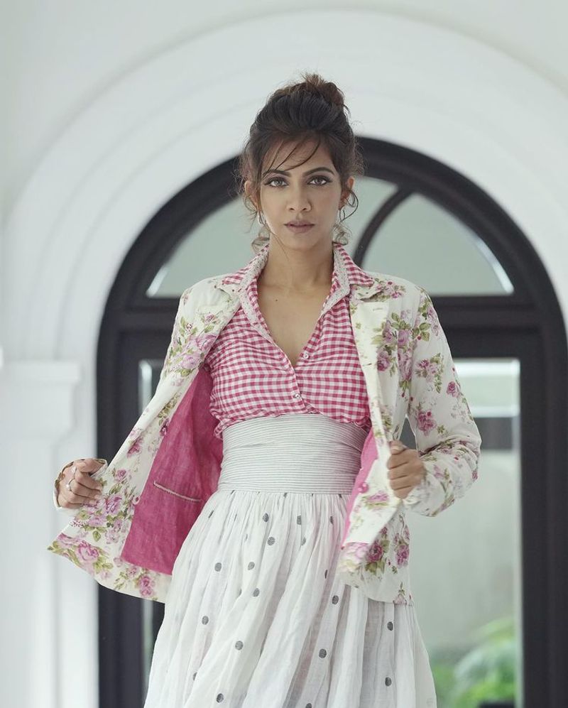 actress madonna sebastian stunning look latest photos