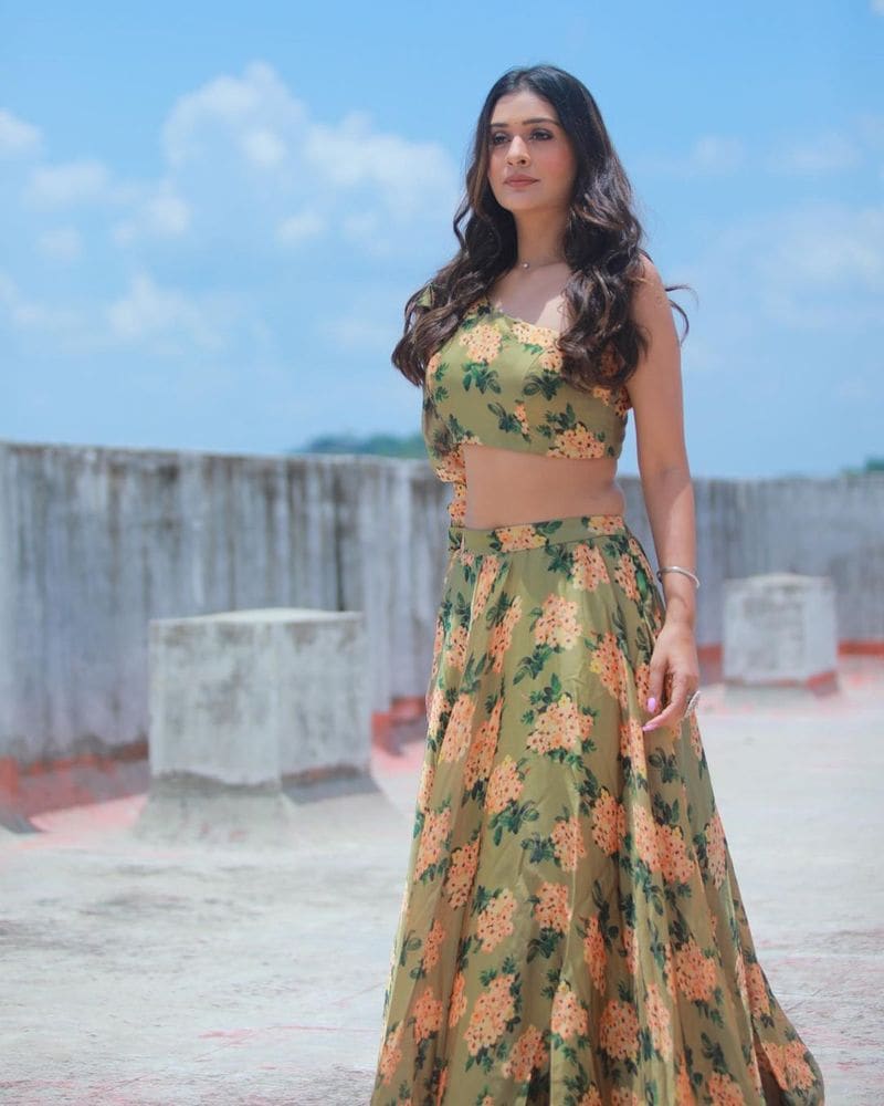 payal rajput wear transparent shirt shared hottest pose in goa beach
