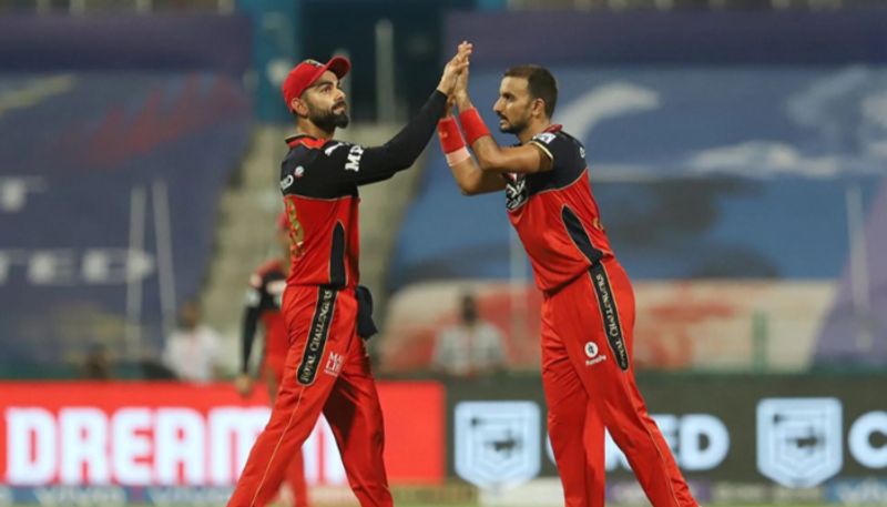 IPL 2021 RCB Pacer Harshal Patel sets new IPL record of most wickets by an Indian bowler in a season kvn