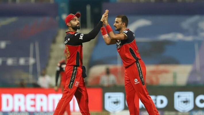 IPL 2021 RCB vs KKR Eliminator Harshal Patel near to break a huge bowling record IPL 2021 RCB vs KKR Eliminator Harshal Patel near to break a huge bowling record