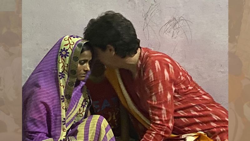 Lakhimpur Kheri Congress leaders Rahul Gandhi and Priyanka Gandhi met violence victim farmer and journalist family consoled them and assured possible help