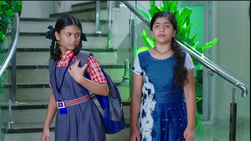 vantalakka alias deepa met with an accident in todays karthika deepam serial episode