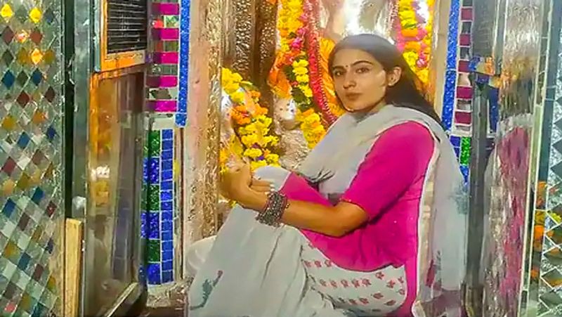 Sara Ali Khan spotted making rotis, people liked saif ali khan daughter desi style