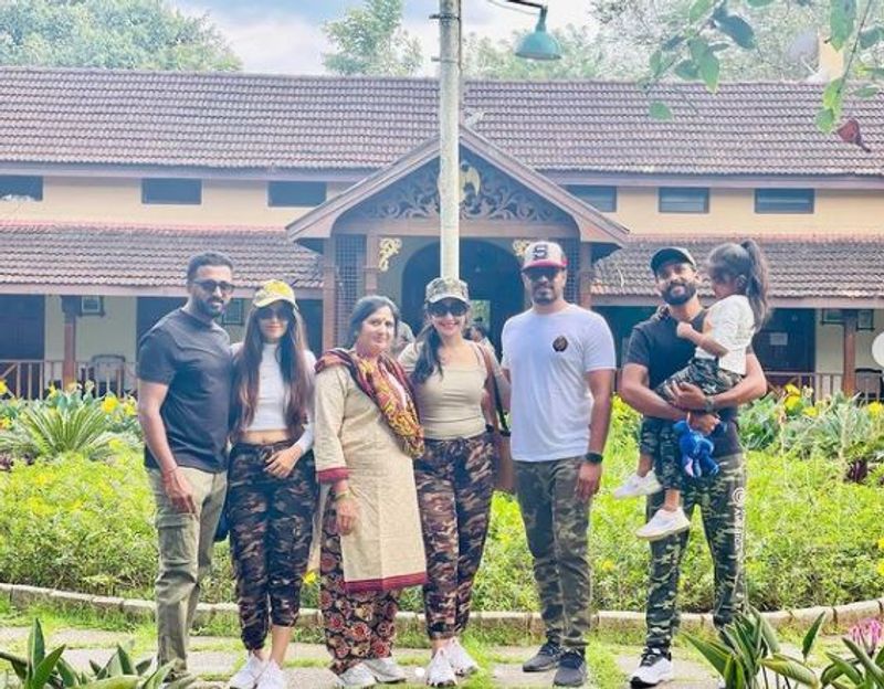 Kannada actress Kavya Gowda takes a jolly trip to Kabini with her family vcs