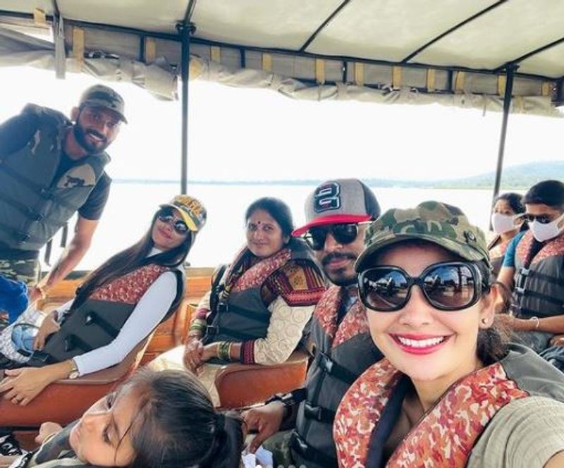 Kannada actress Kavya Gowda takes a jolly trip to Kabini with her family vcs