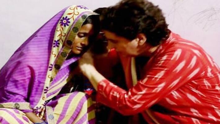 Lakhmipur Violence, Priyanka Gandhi gets emotional meeting daughter of deceased man in incident Lakhmipur Violence, Priyanka Gandhi gets emotional meeting daughter of deceased man in incident