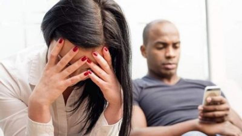 Relationship tips: these 5 ways will help you to hide your chats from your partner