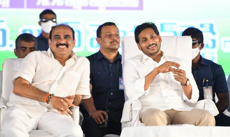 YS Jagan launches ysr asar scheme at ongole