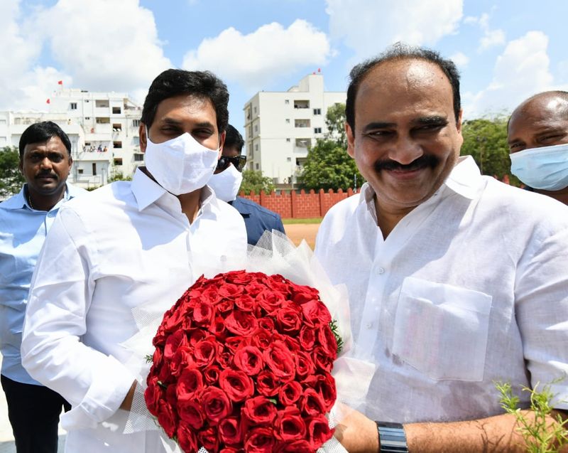 YS Jagan launches ysr asar scheme at ongole
