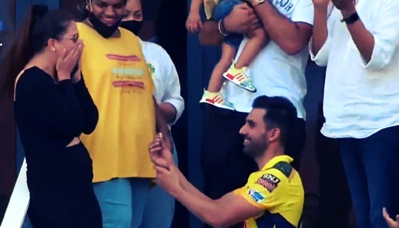 IPL 2021: CSK Player deepak chahar proposed his girlfriend in ground and she said yes