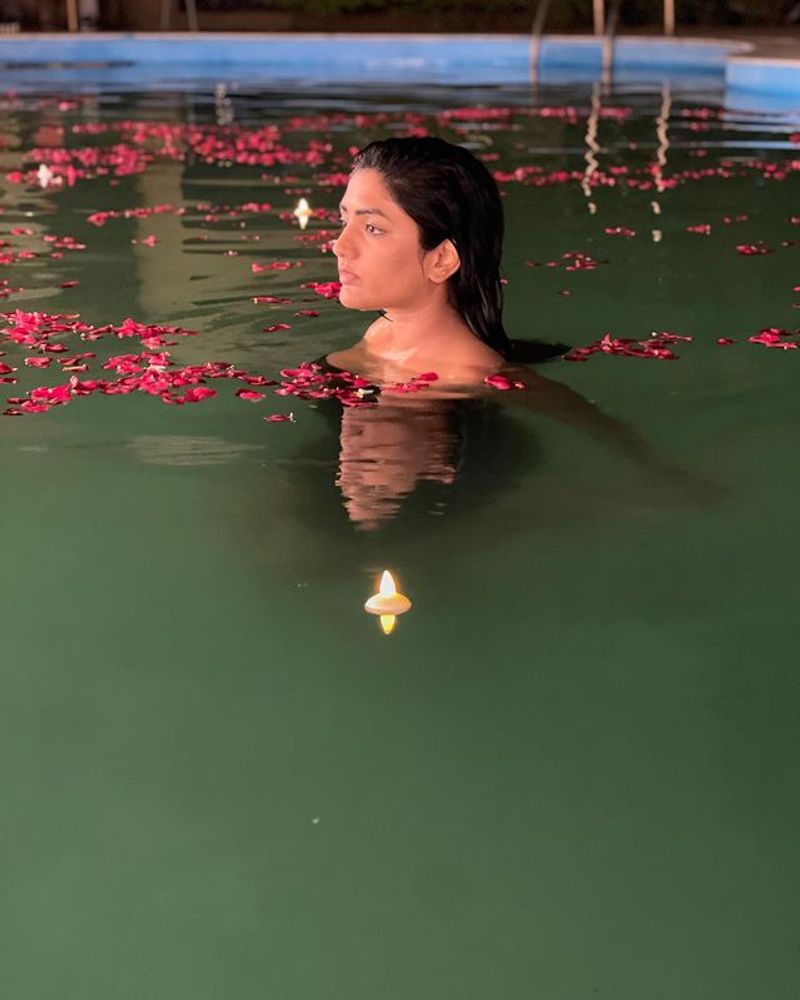 eesha rebba under water poses is just stunning