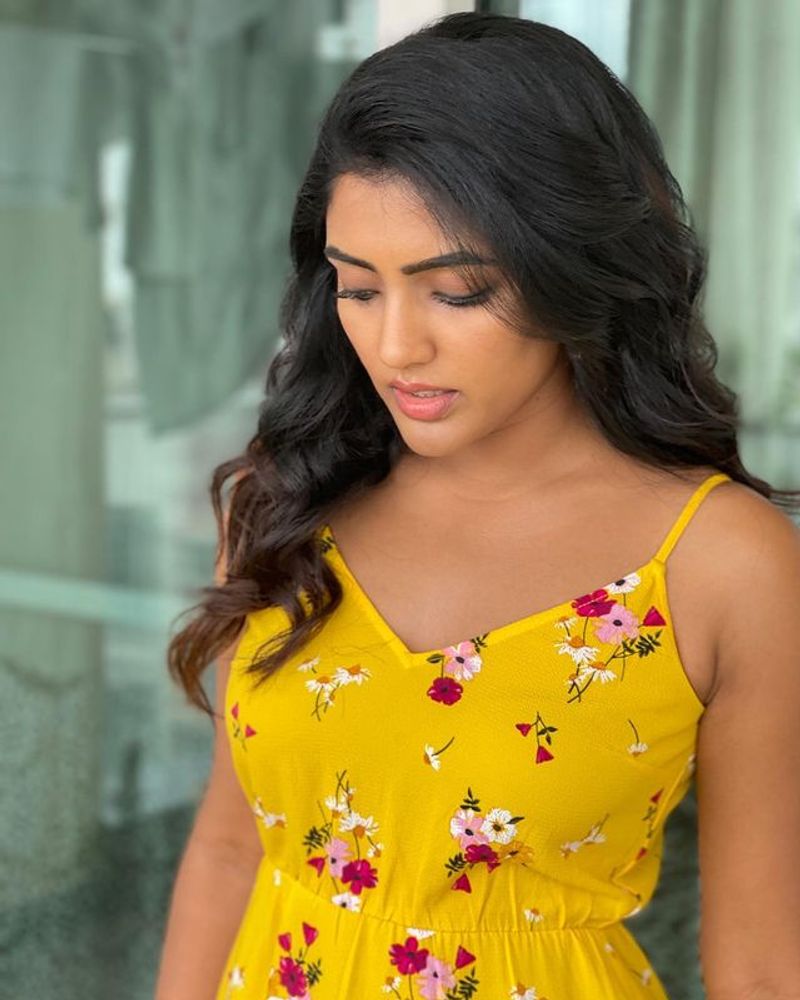 eesha rebba under water poses is just stunning