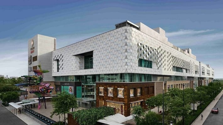 Open Air Rooftop drive-in Theatre By Reliance Open Air Rooftop drive-in Theatre By Reliance