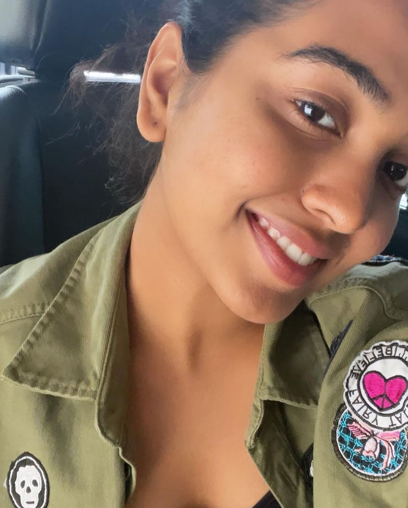 shivathmika rajashekar cute pose without make up pics viral