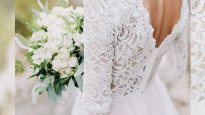 Bride Sues Wedding Venue For Rs 1.5 Crore After Slipping on Spilled Drinks Bride Sues Wedding Venue For Rs 1.5 Crore After Slipping on Spilled Drinks