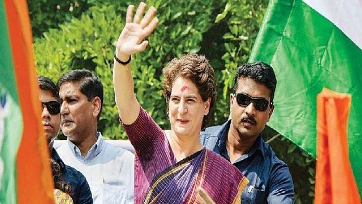 Priyanka Gandhi leaves for 'Kisan Nyay' rally in Varanasi Priyanka Gandhi leaves for 'Kisan Nyay' rally in Varanasi