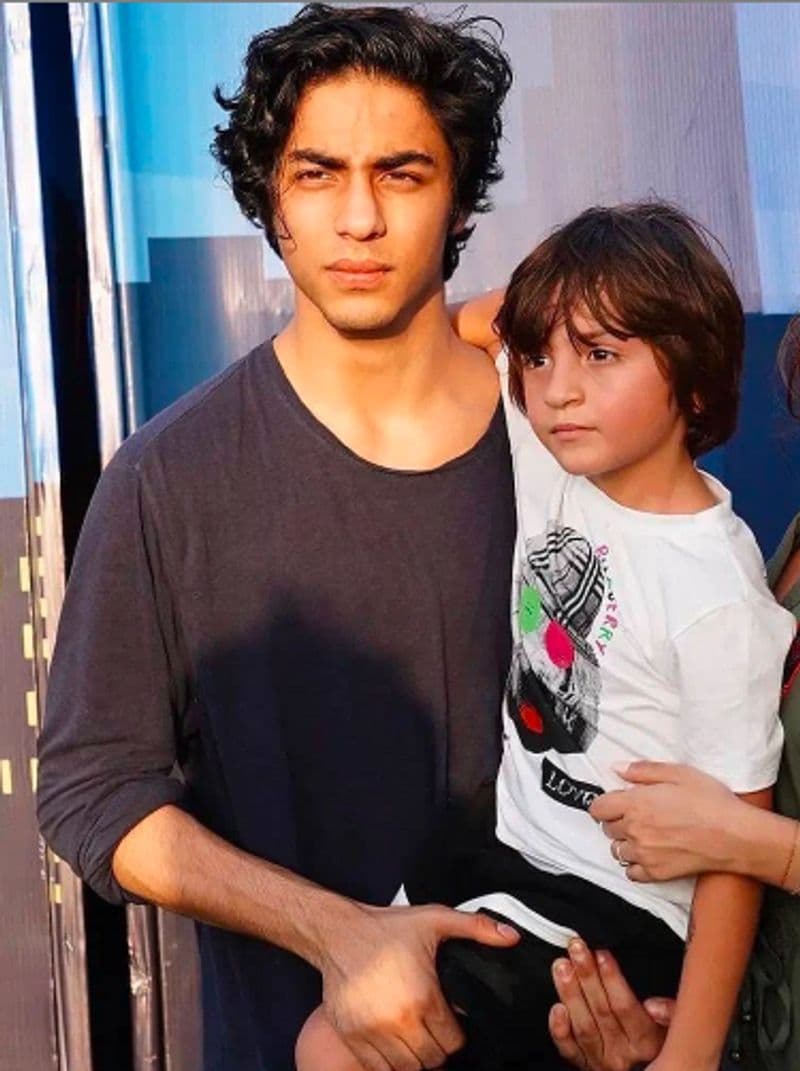 special bonding between aryan khan and abram khan
