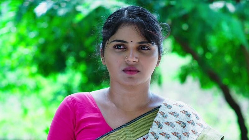 Priyamani requests Deepa to help her find a job In todays karthika deepam serial episode