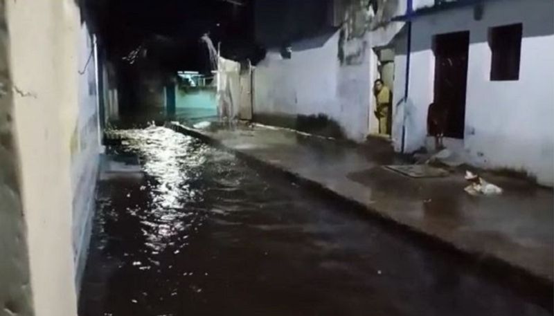 Restaurant Flooded , Pick-Up Truck Swept Away: Hyderabad Horror In Videos