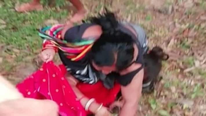Madhya Pradesh, cruelty with woman in dhar, she was undressed and beaten in public Madhya Pradesh, cruelty with woman in dhar, she was undressed and beaten in public