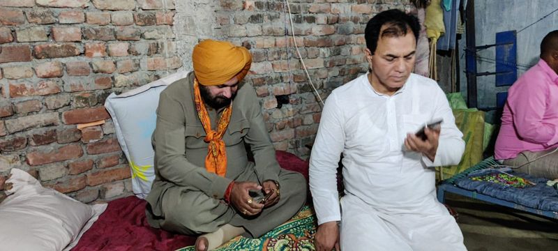 Lakhimpur Kheri navjot singh sidhu goes on a hunger strike at the house of a slain journalist