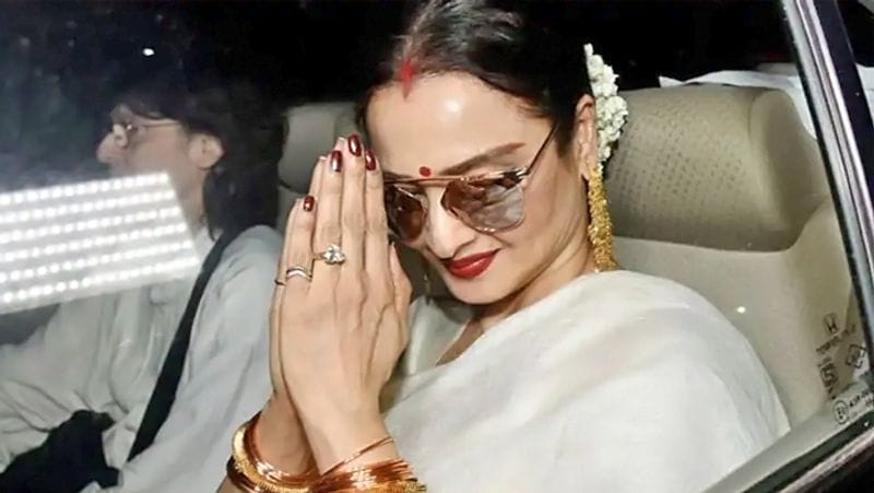Jaya Bachchan once slapped Rekha in front of her husband Amitabh Bachchan