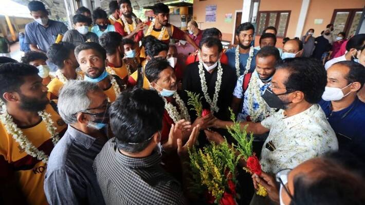 Welcome to the Kozhikode team that won the Senior Football Championship Welcome to the Kozhikode team that won the Senior Football Championship