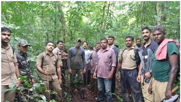 Police trapped in forest Forest department dissatisfied with unannounced forest visit Police trapped in forest Forest department dissatisfied with unannounced forest visit