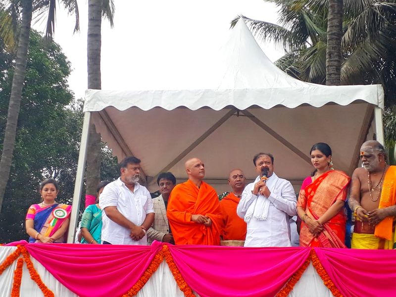 Srirangapatna Dasara Inaugurated by Nirmalanandanath Swamiji grg