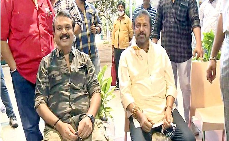 Naresh sensational comments on Anasuya and prakash raj panel