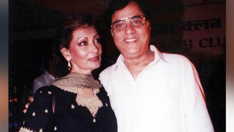 Jagjit Singh death anniversary here is some life facts and love story of gazal singer