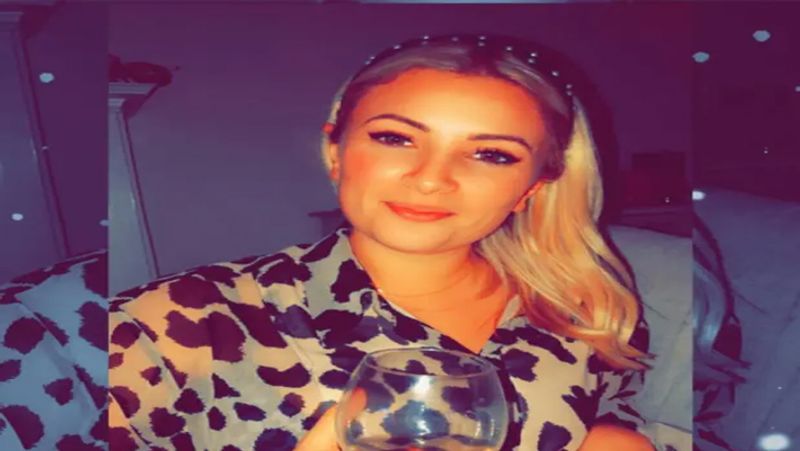 England : 33 years old Gemma Skinner became the youngest grandmother, her 17 years daughter gave birth to baby