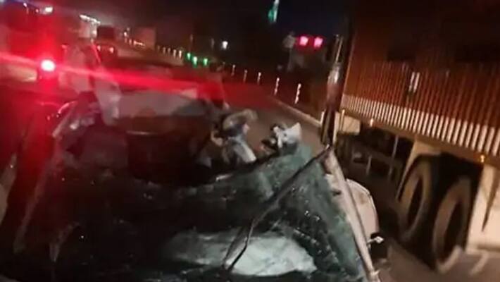 Uttar Pradesh 4 people died delhi agra national highway accident in mathura Uttar Pradesh 4 people died delhi agra national highway accident in mathura