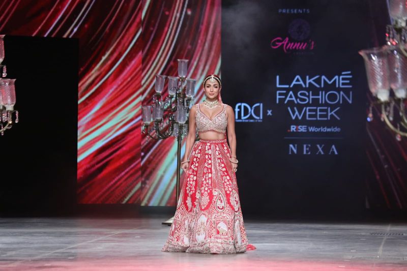 Bollywood actress Malaika Arora set the ramp on fire in red lahenga set in lakme fashion week BRD