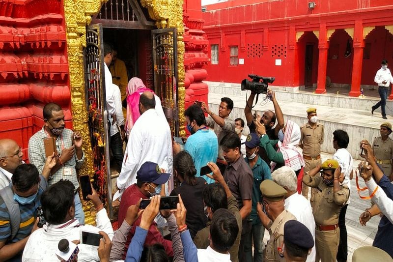 uttar pradesh, priyanka gandhi in varanasi worship in kashi vishvnath, kushmanda devi temple