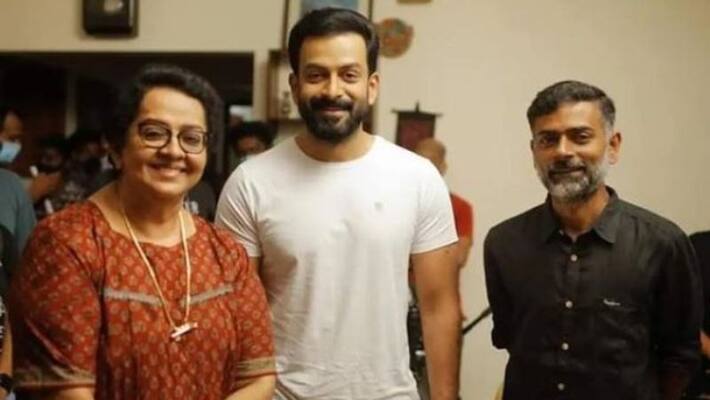 prithviraj sukumaran about gold directed by alphonse puthren prithviraj sukumaran about gold directed by alphonse puthren