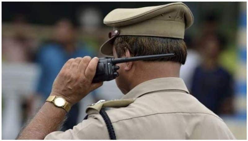 software engineering fights with police subinspector in Vaniyambadi