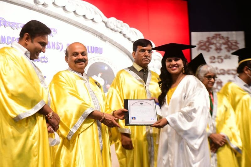 Union Minister Mansukh Mandaviya Talks Over Medical Curriculum grg