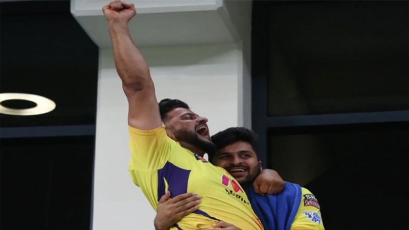 Saksh i-ziva to csk fans emotional after MS Dhoni finish the match against dc in IPL 2021 qualifier spb
