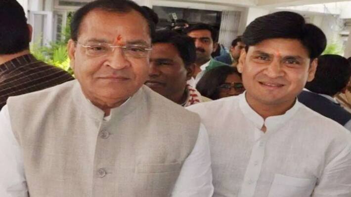 Uttarakhand BJP transport minister Yashpal Arya along with son joins Congress Uttarakhand BJP transport minister Yashpal Arya along with son joins Congress