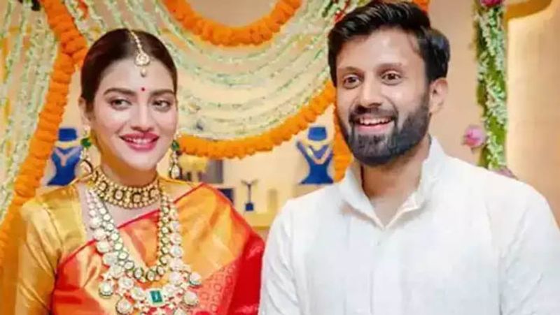 nusrat jahan these photos are proved that she is married to yash dasgupta