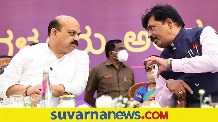 Murugesh Nirani congratulates CM Basavaraj Bommai for to honour late Puneeth Rajkumar with Karnataka Ratna award mah Murugesh Nirani congratulates CM Basavaraj Bommai for to honour late Puneeth Rajkumar with Karnataka Ratna award mah